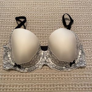 Victoria Secret Demi- 34DD